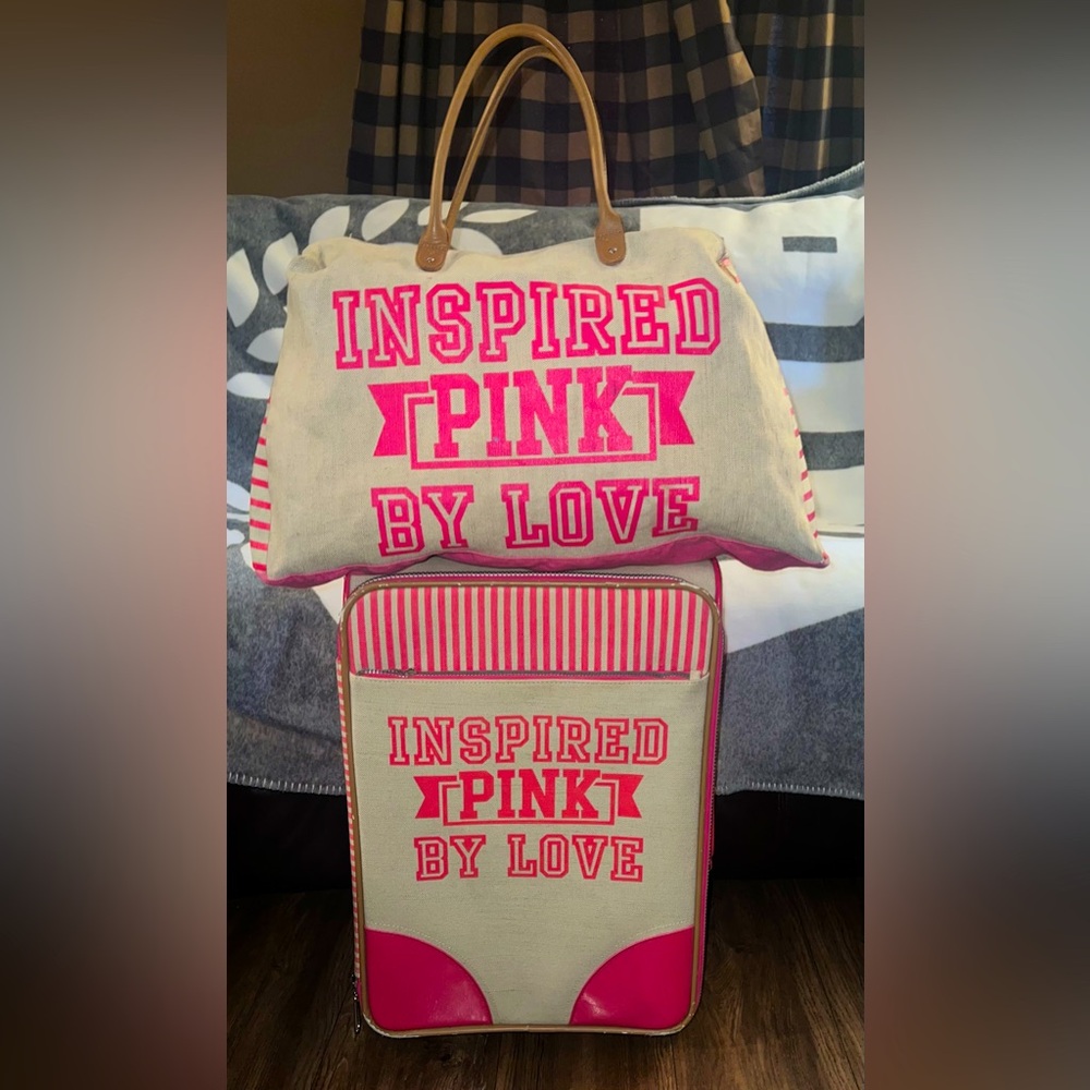 VINTAGE RARE HTF 2008 VS PINK 2PC Rolling Suitcase + Duffle Bag Set.